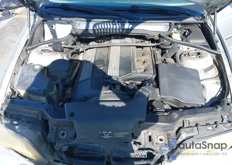 2002 BMW 325I из США, поврежденный, VIN WBAET37492NG82759